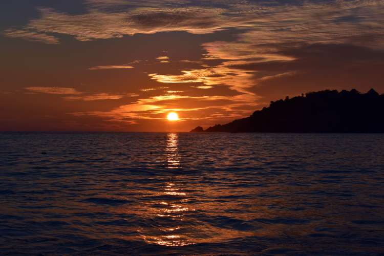 (3 in 1) Ixtapa Bay Crusing, Snorkel & Sunset | Pacific Tours Ixtapa. We depart from Zihuatanejo pier and get onboard on a boat that will cruise us all along Zihuatanejo Bay, passing by La Ropa and Las Gatas Beach, also by Palmar Beach in Ixtapa Zihuatanejo Mexico. Activities in Ixtapa Zihuatanejo