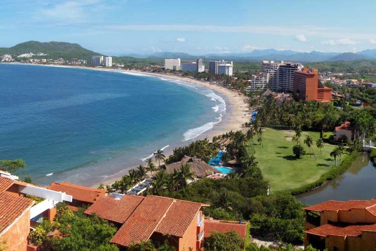 City Tour of Ixtapa Zihuatanejo & Shopping | Pacific Tours Ixtapa. Get to see two turist destination at once by taking the city tour (Ixtapa Zihuatanejo). Our tour guide will take you to See Ixtapa most interested áreas, at the mean time admire the view of the mountain range that descenfs to the sea and frames this wonderful town (Zihuatanejo). Things to do in Ixtapa Zihuatanejo
